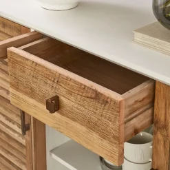 Dressoir Lake House