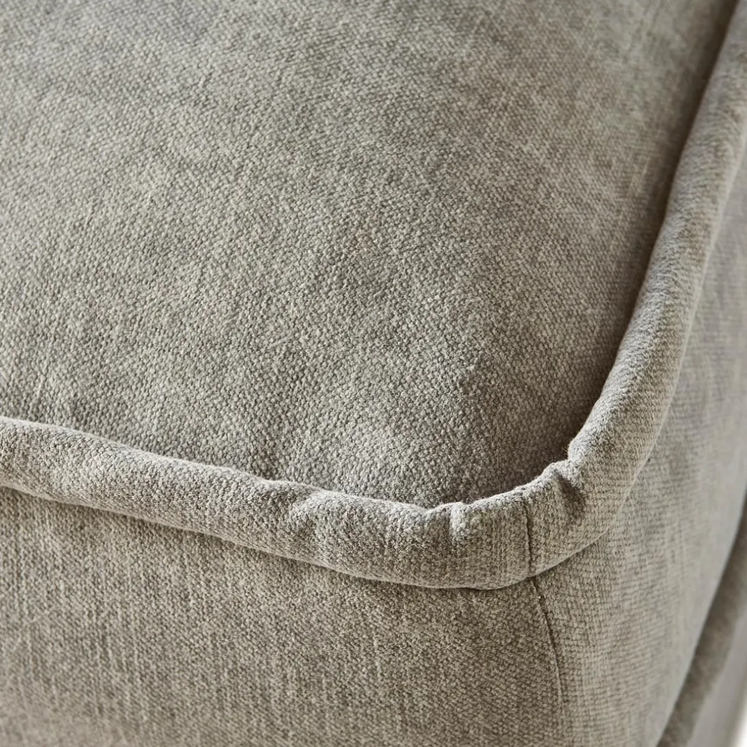 Voetenbank Metropolis, Stone